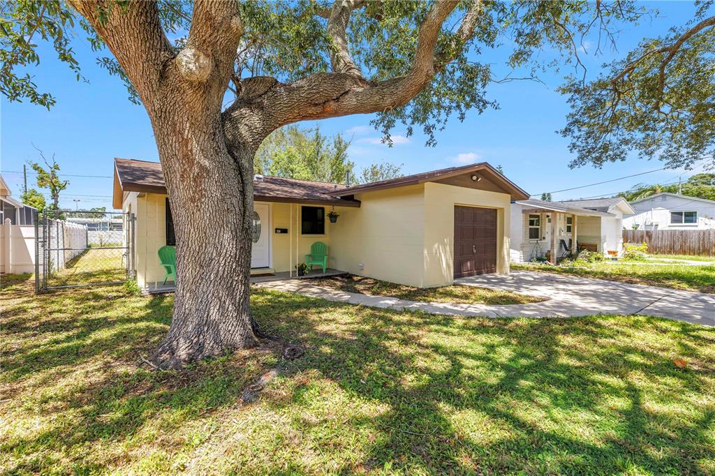 231 93RD AVENUE N, ST PETERSBURG, FL — photo 2 of 28
