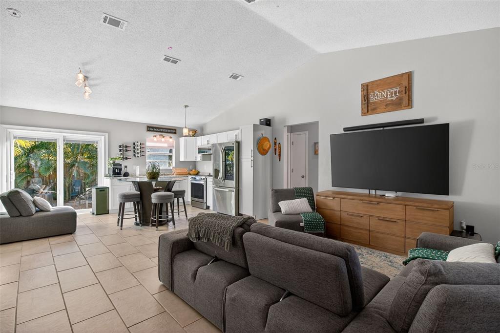 1688 TAYLOR LAKE CIRCLE, LARGO, FL — photo 4 of 25