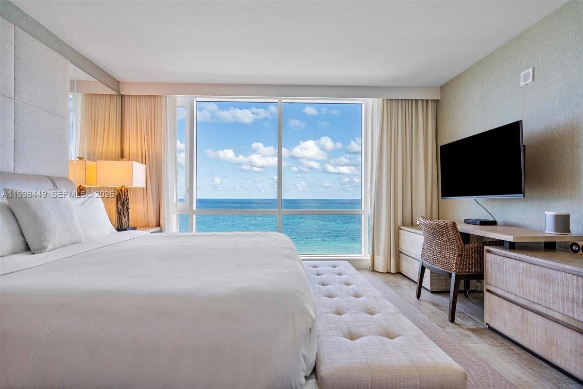 102 24th St # 1520, Miami Beach FL 33139