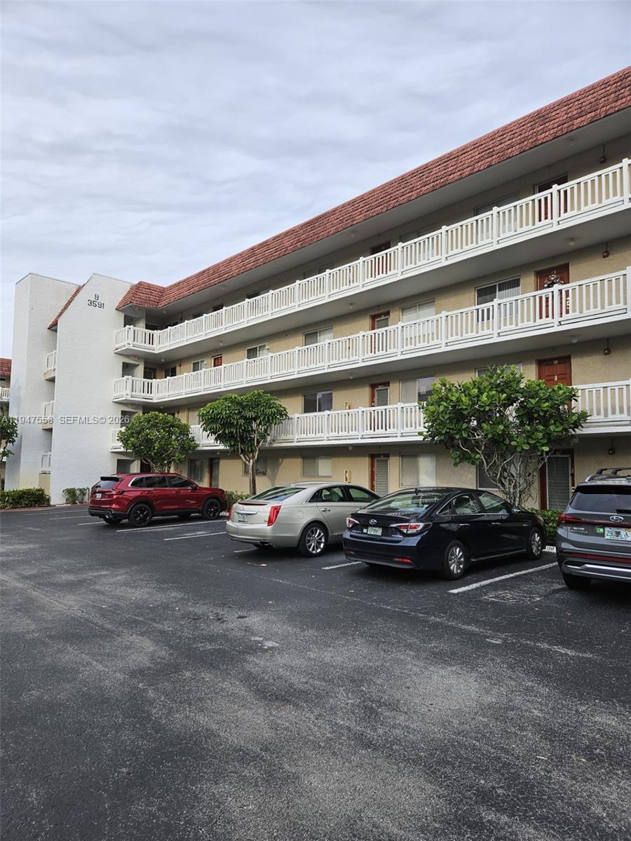 3591 Inverrary Dr # 405, Lauderhill FL 33319