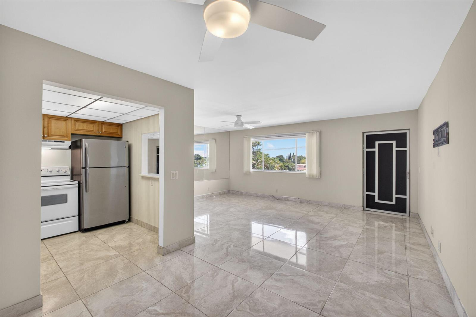 300 S Village Green Cir Circle S # 420, Palm Springs FL 33461