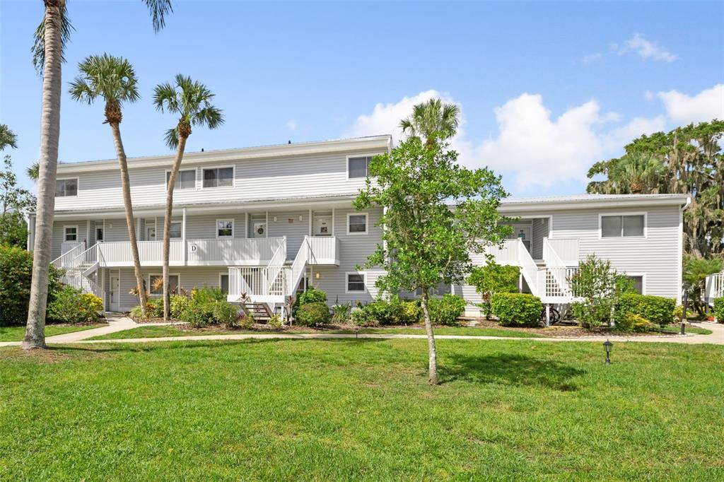 125 RIVER BEND PLACE UNIT D, WELAKA, FL — photo 2 of 30