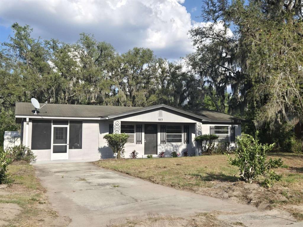917 ADAMSON COURT