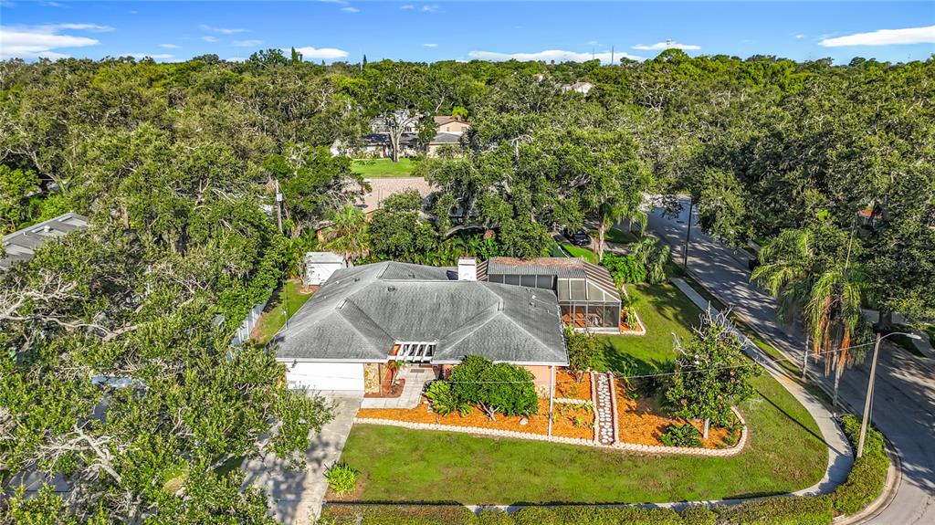 950 COLLEGE HILL DRIVE