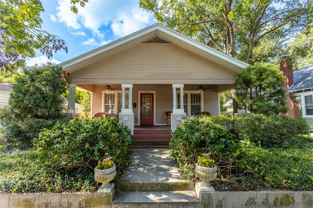 1213 E COMANCHE AVENUE
