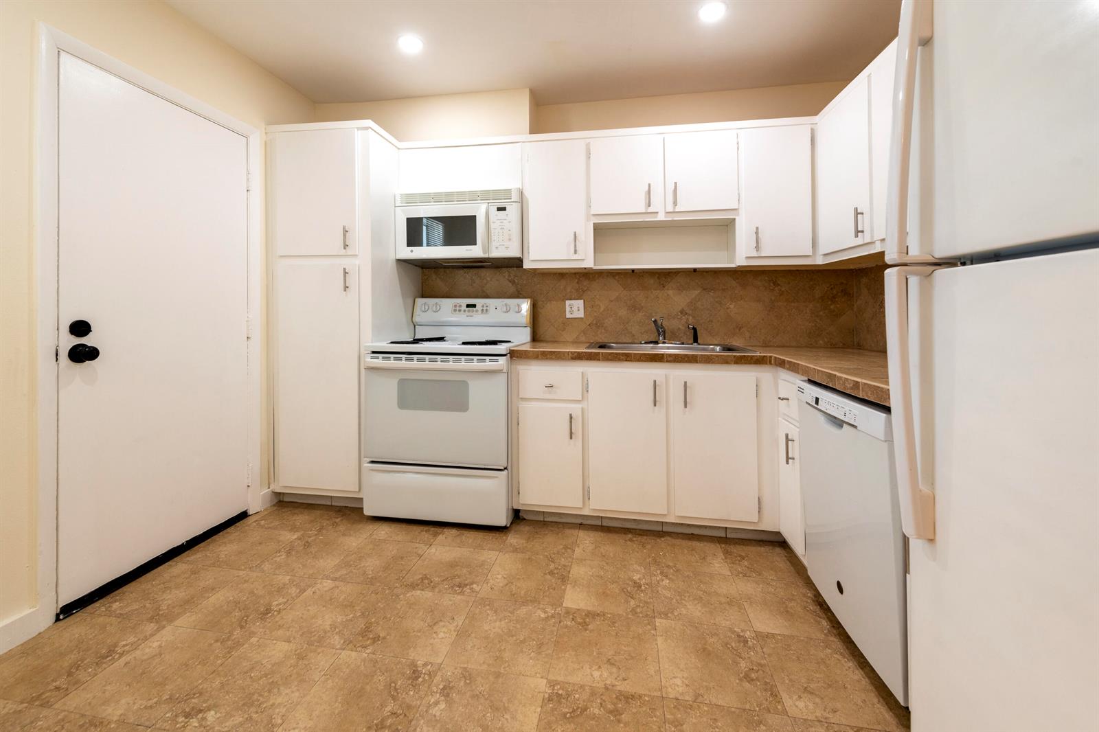 6061 N Falls Cir Drive # 402, Lauderhill FL 33319