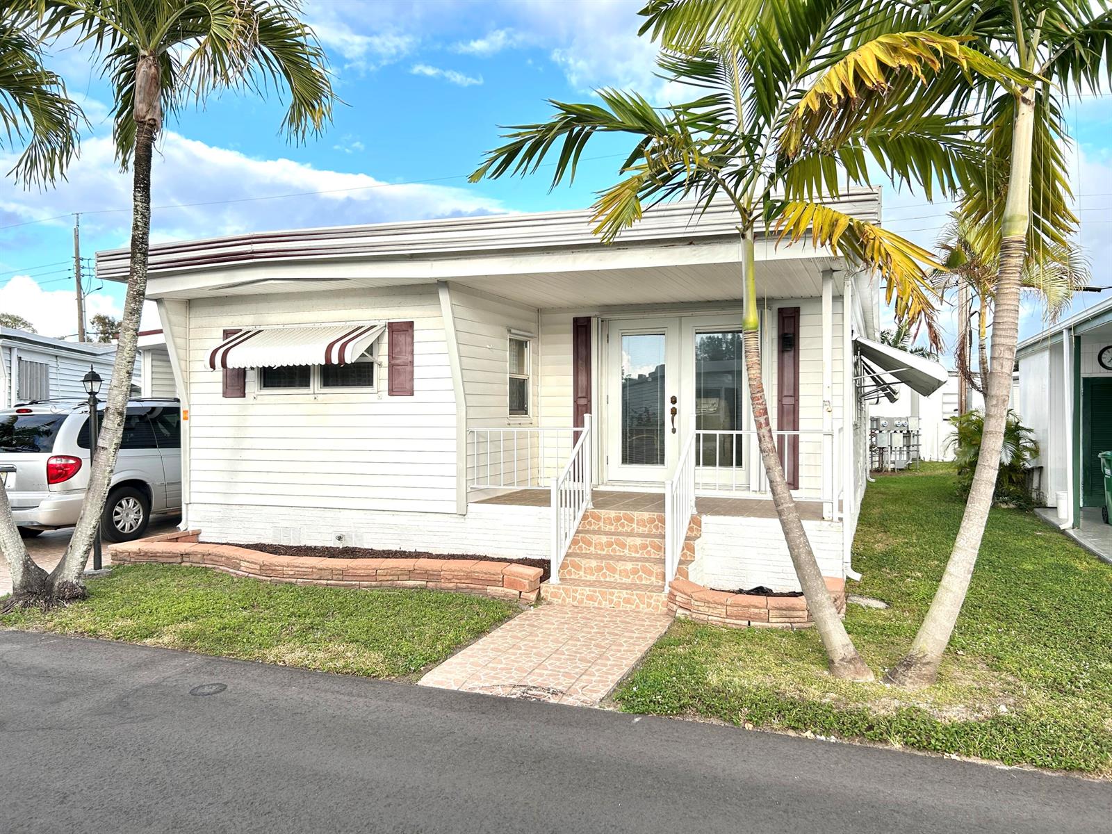 1401 S 33 Road, Hollywood FL 33021