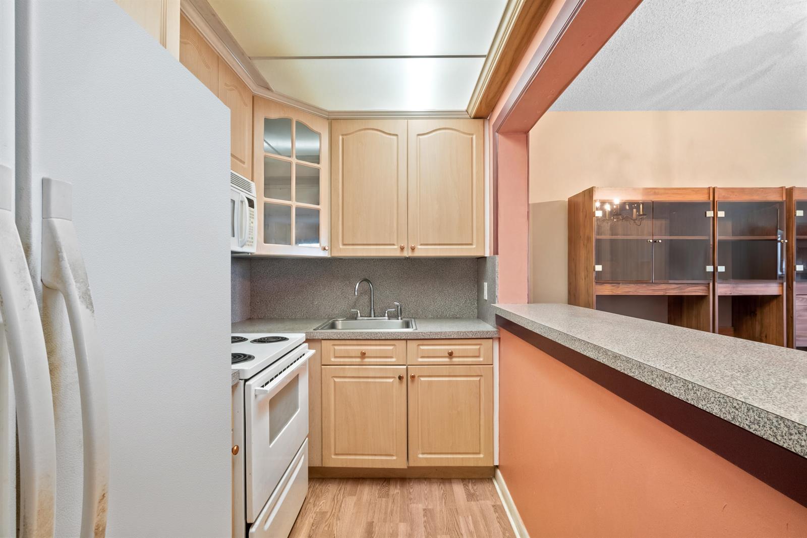 1520 Mckinley Street # 215e, Hollywood FL 33020