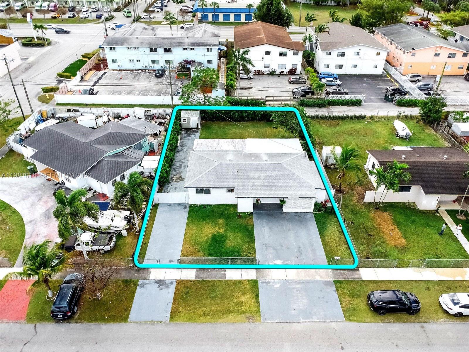 1570 NE 9th St, Homestead FL 33033