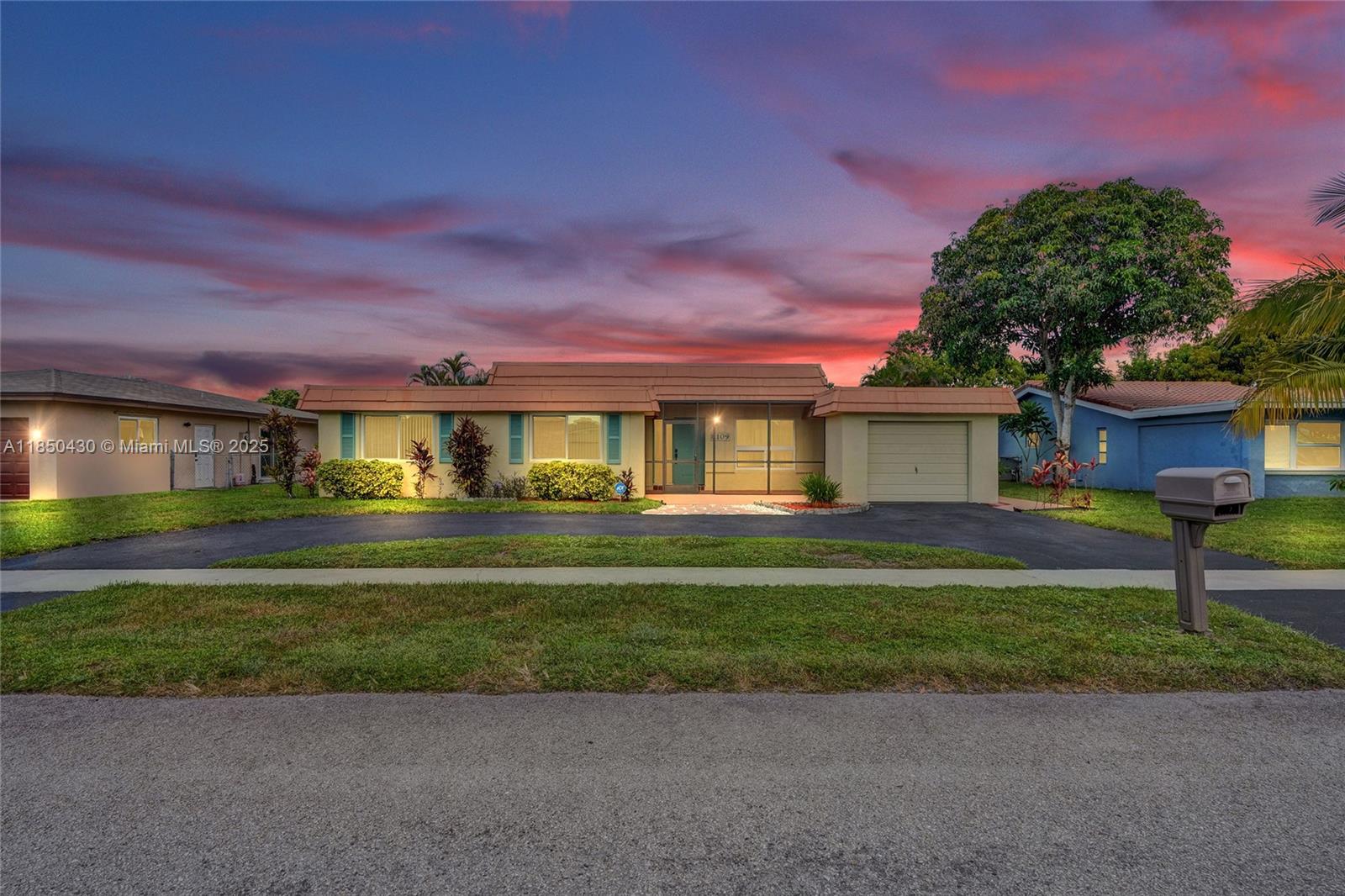 8109 NW 73rd Ter, Tamarac FL 33321