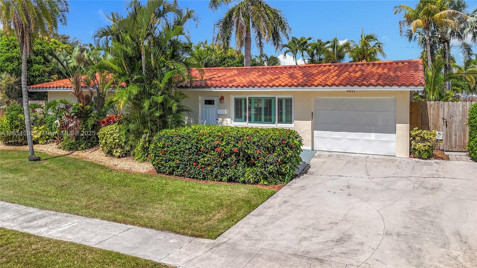 4911 NE 24th Ave, Lighthouse Point FL 33064