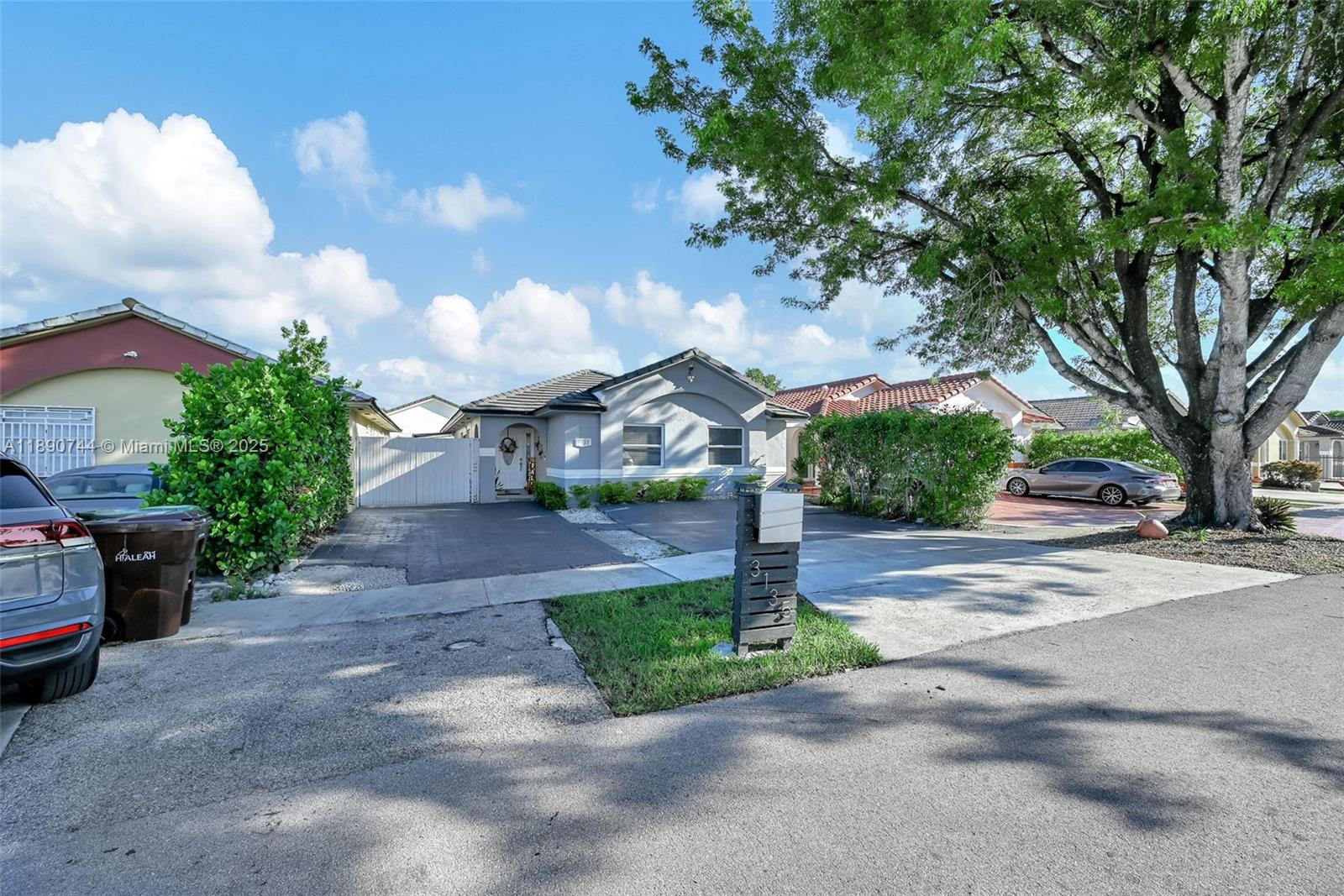 3135 W 72nd Ter, Hialeah FL 33018