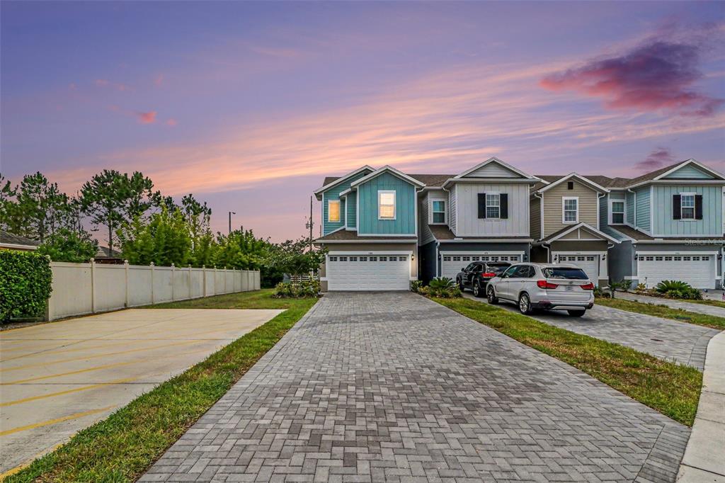 1180 WYCLIFFE WAY