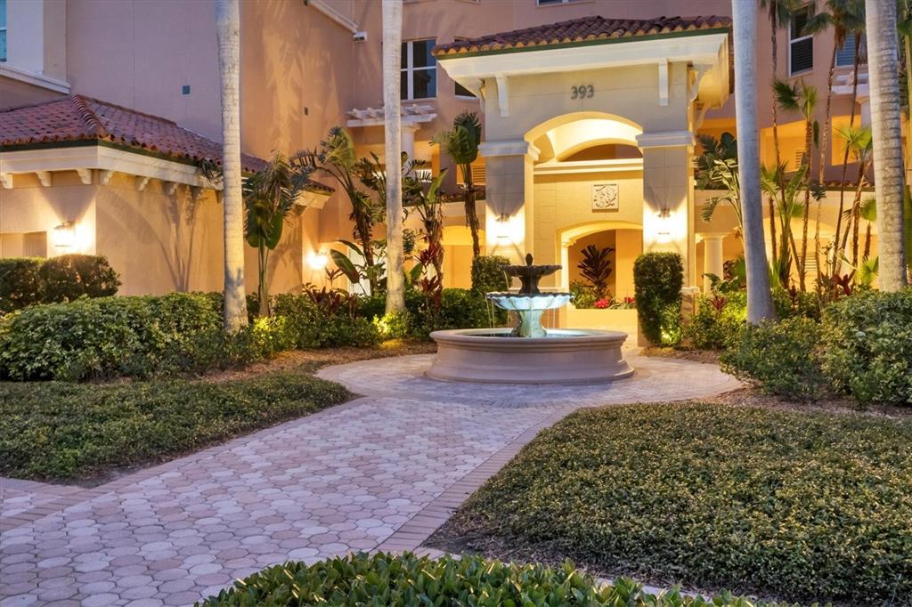 393 N POINT ROAD UNIT 604