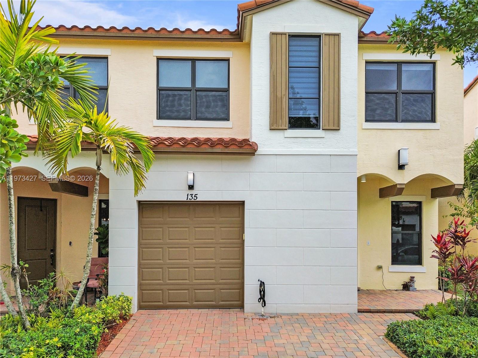 135 NW 209th Trl, Pembroke Pines FL 33029