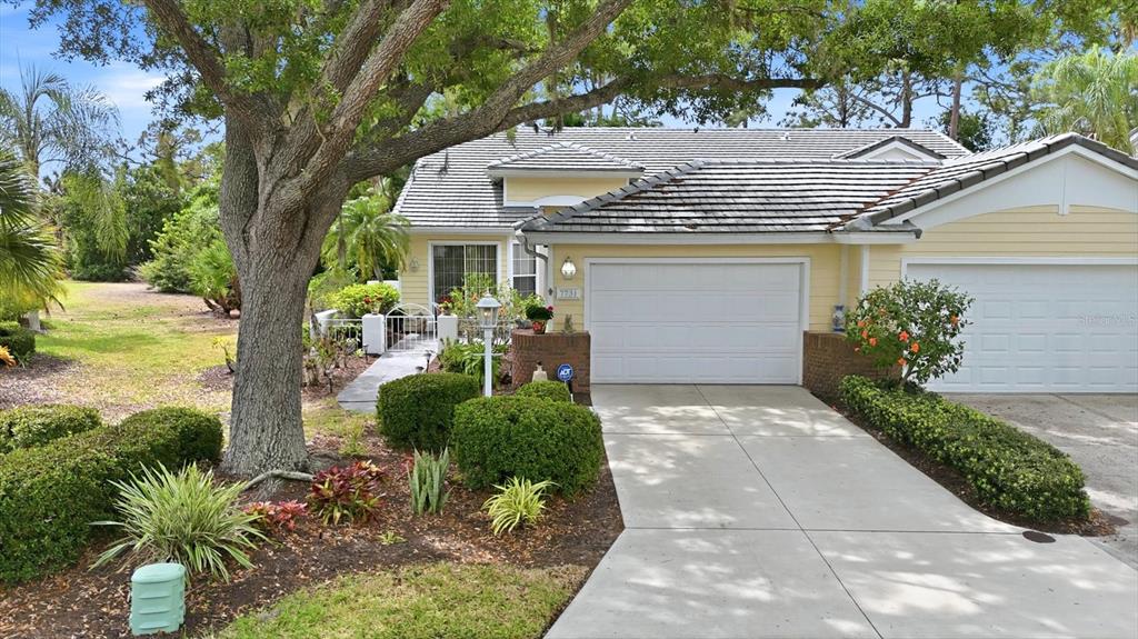 7731 WHITEBRIDGE GLEN, UNIVERSITY PARK, FL — photo 2 of 30