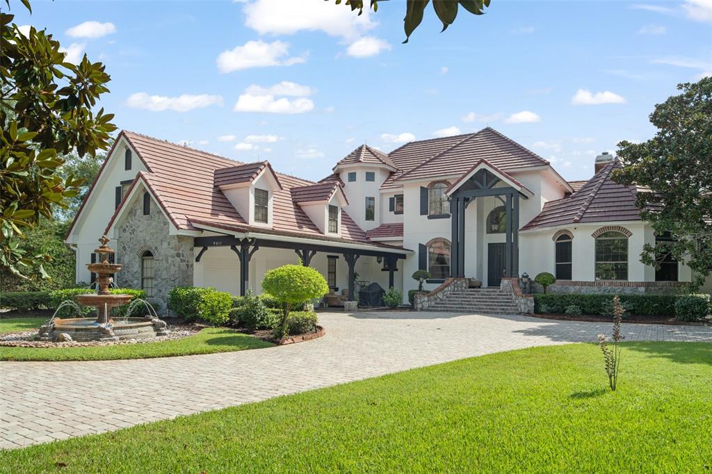 9011 PINNACLE CIRCLE