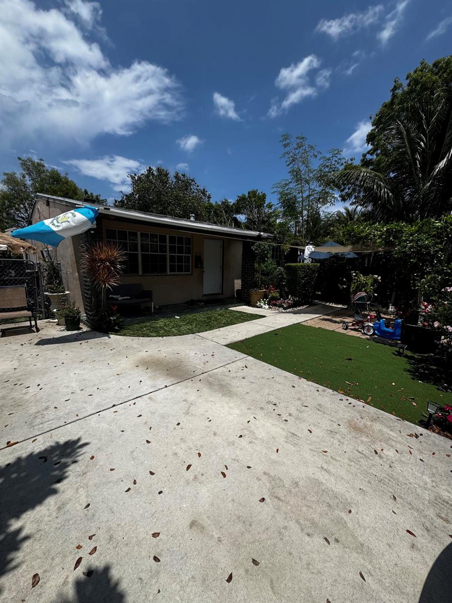635 48th Street, West Palm Beach FL 33407