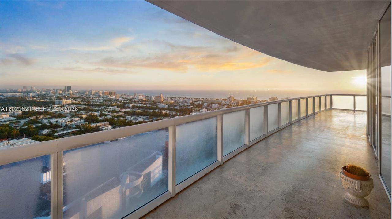 450 Alton Rd # 2810, Miami Beach FL 33139