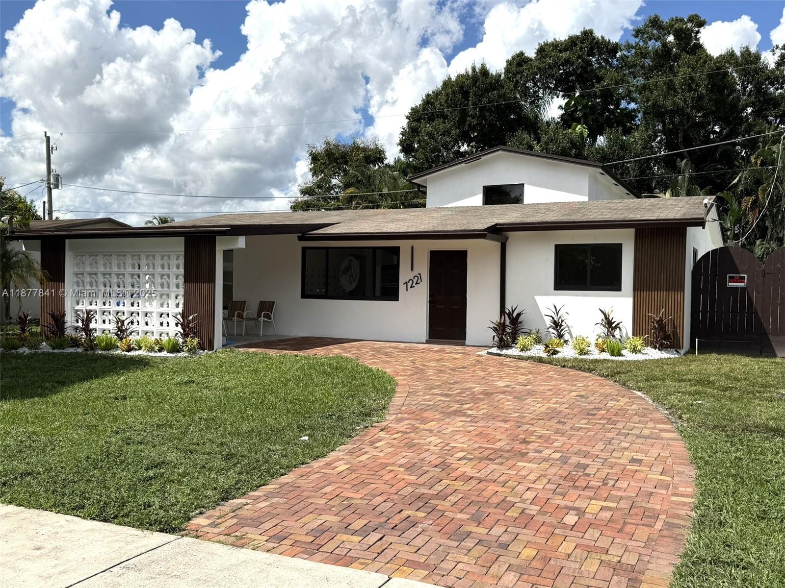 7221 Freedom St, Hollywood FL 33024