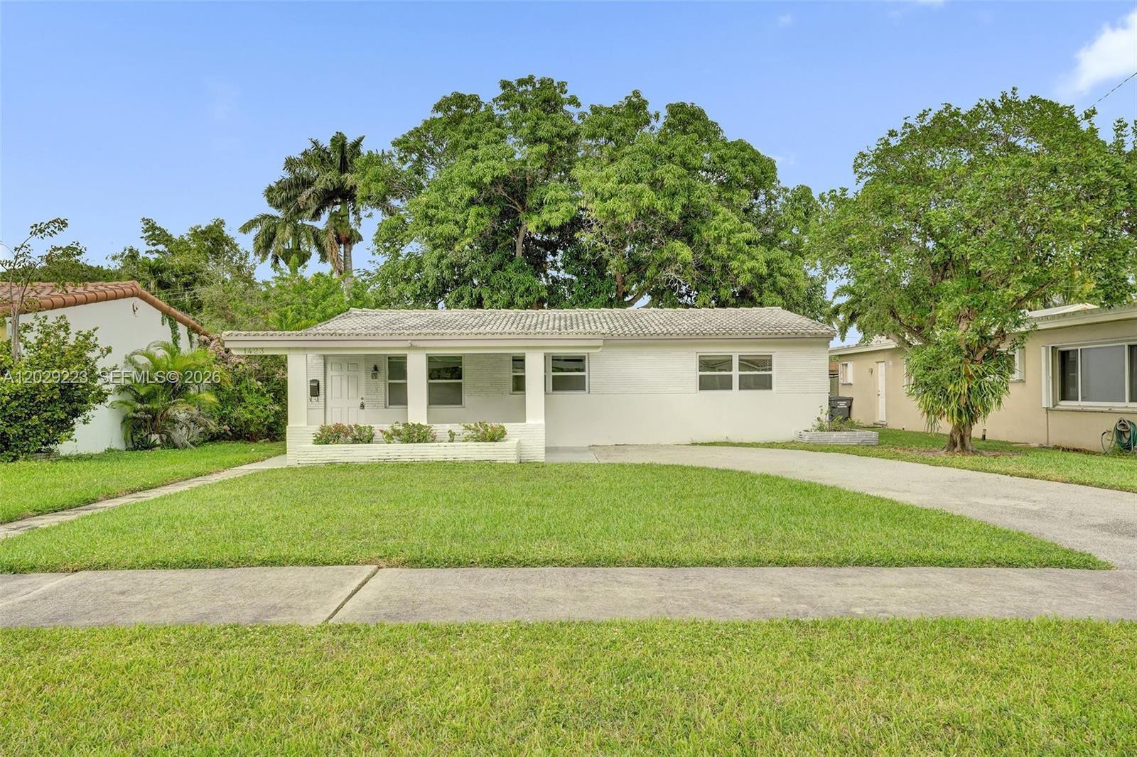 1423 Garfield St, Hollywood FL 33020