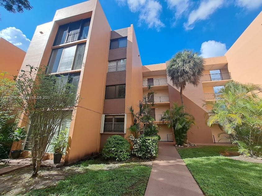 9410 W Flagler St # 208, Miami FL 33174