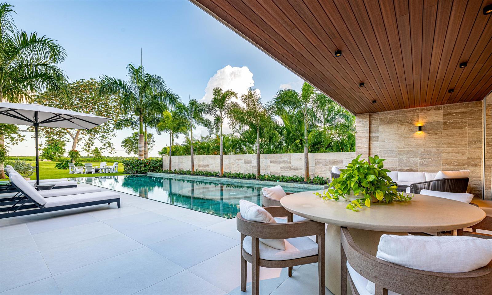 10 Los Altos Villa, FL — photo 3 of 18