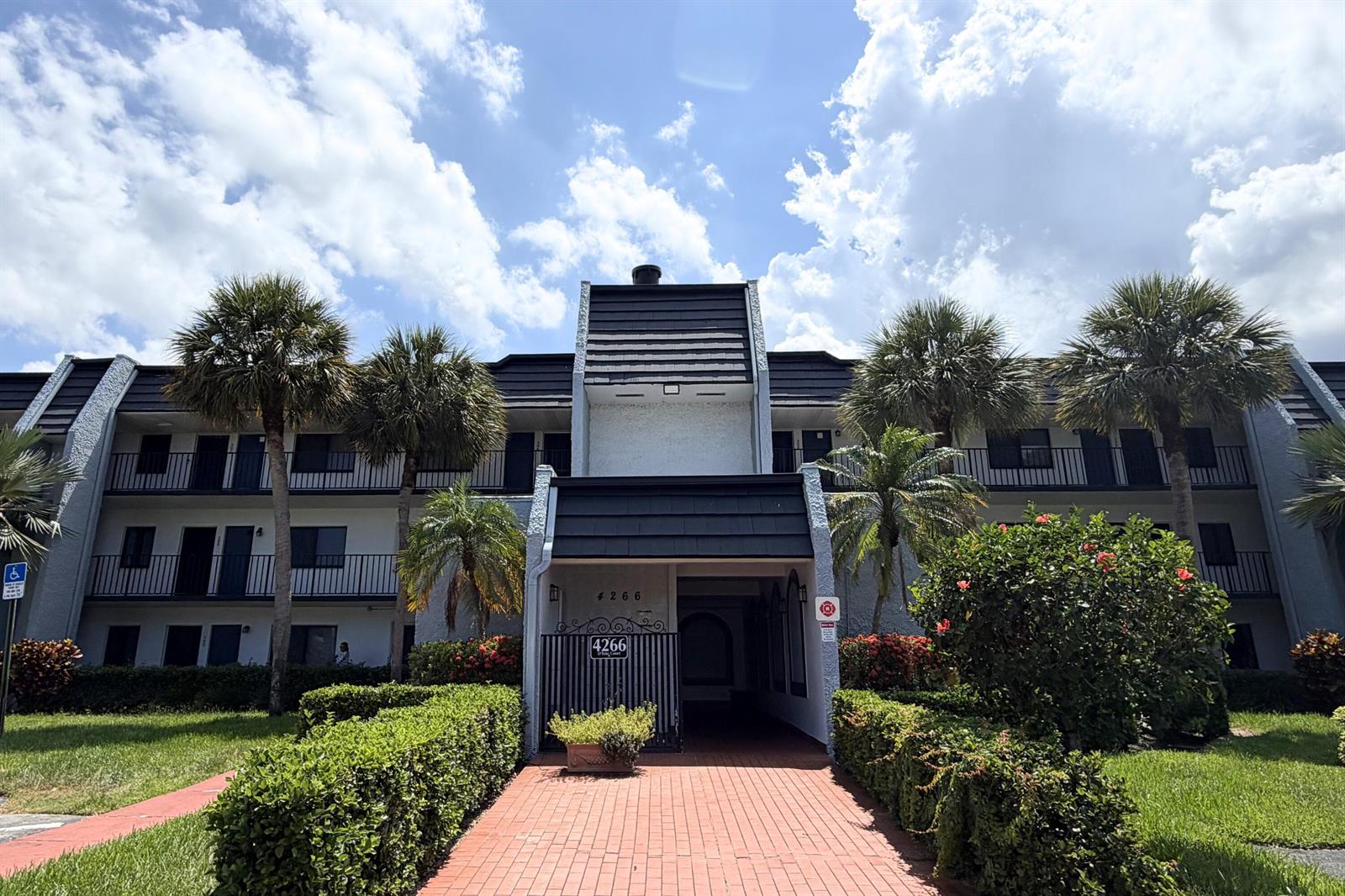 4266 Deste Court # 101, Lake Worth FL 33467
