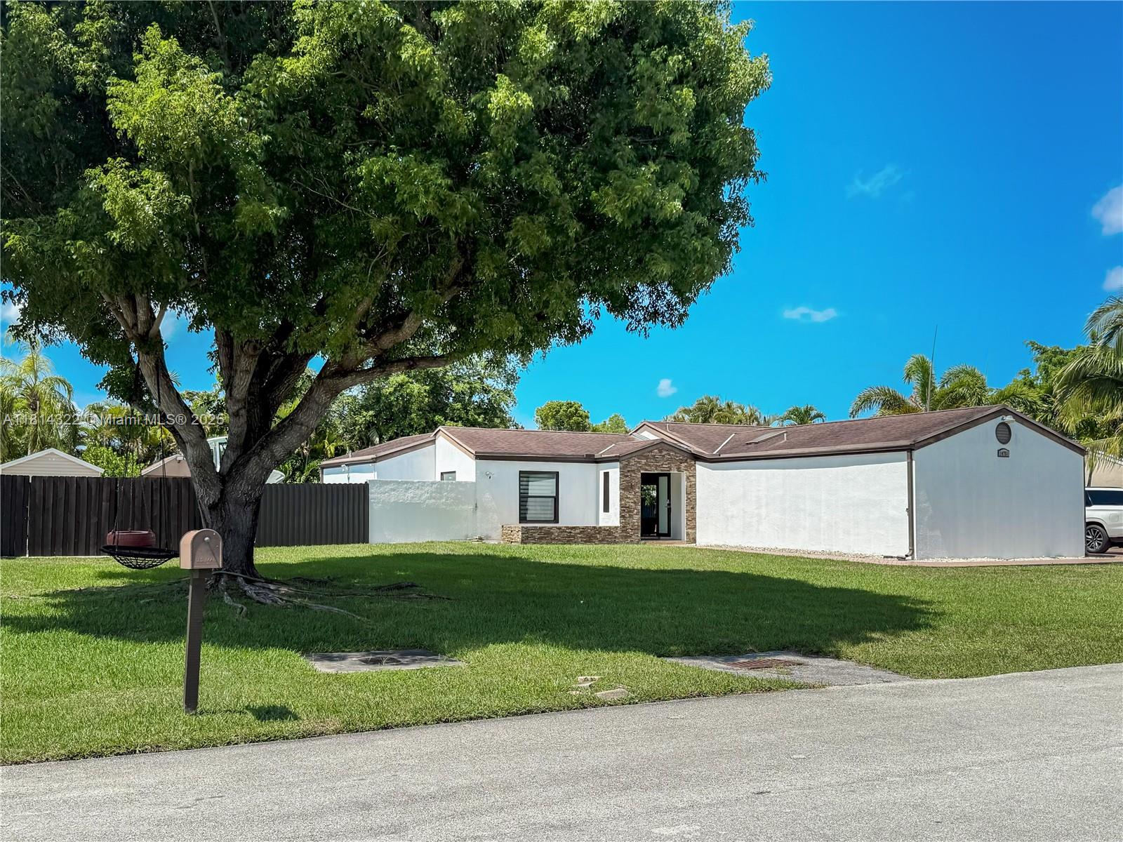 14751 SW 158th St, Miami FL 33187