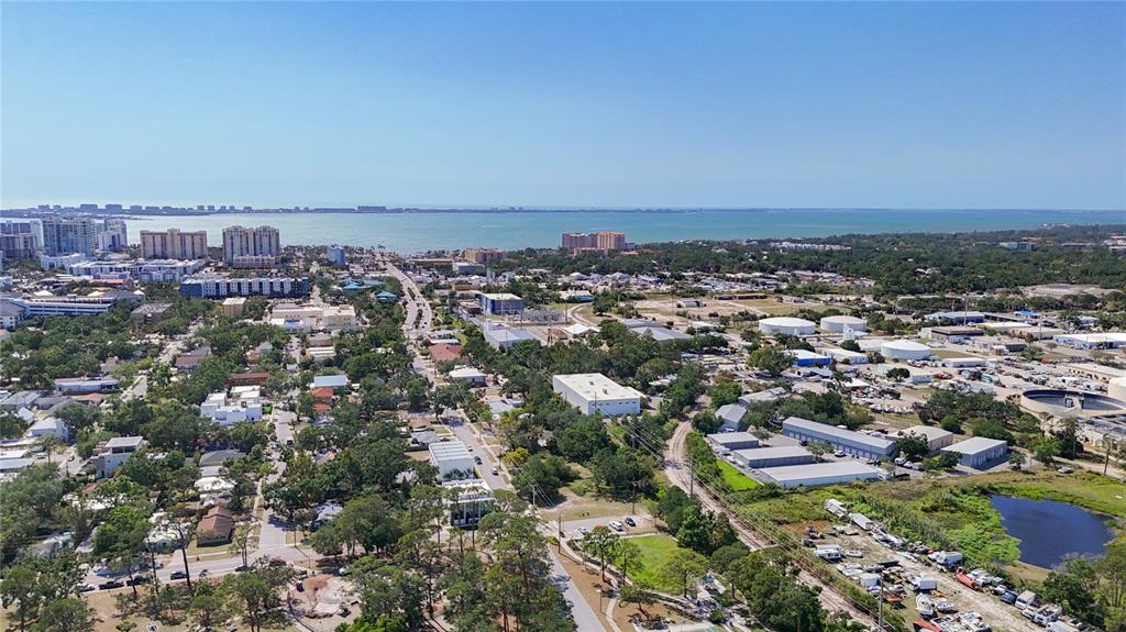 941 N OSPREY AVENUE, SARASOTA, FL — photo 4 of 30