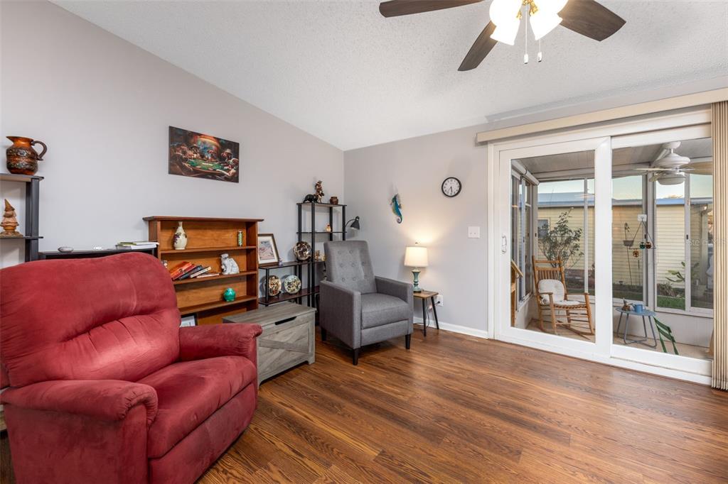605 RAINBOW BOULEVARD, LADY LAKE, FL — photo 4 of 27