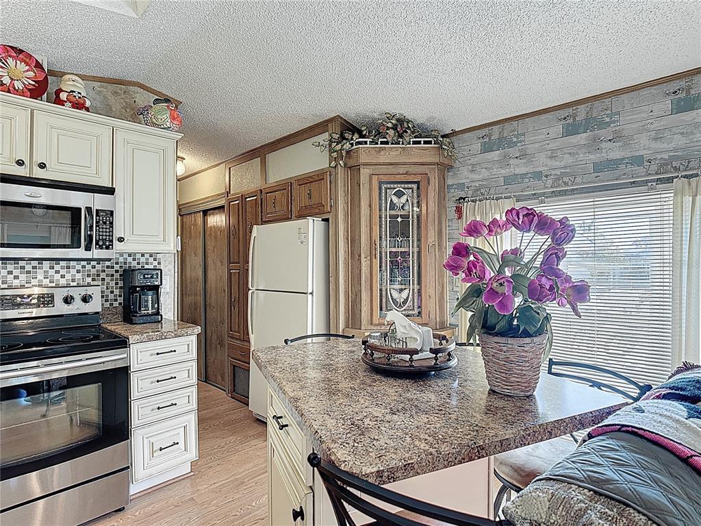 9000 US HWY 192 UNIT 214, CLERMONT, FL — photo 3 of 30