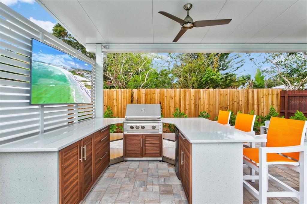 2473 DAVIS BOULEVARD, SARASOTA, FL — photo 3 of 30