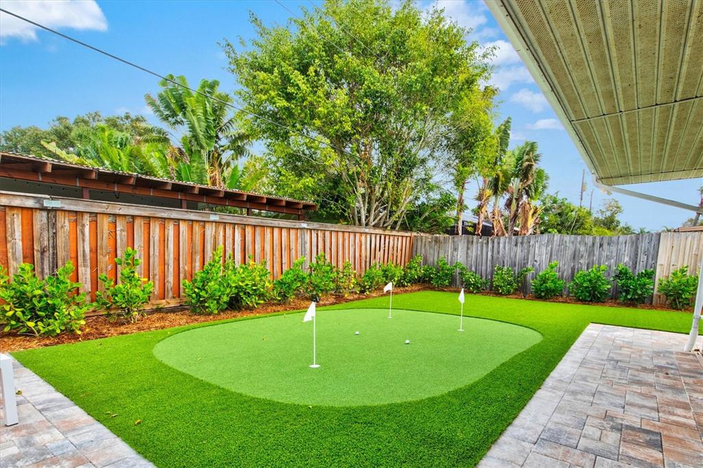 2473 DAVIS BOULEVARD, SARASOTA, FL — photo 5 of 30