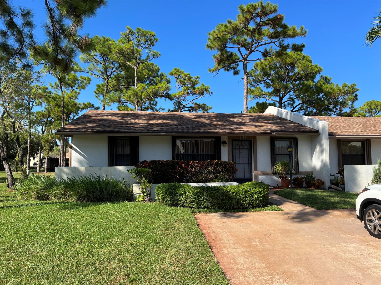 6117 Fairfield Circle, FL 33463