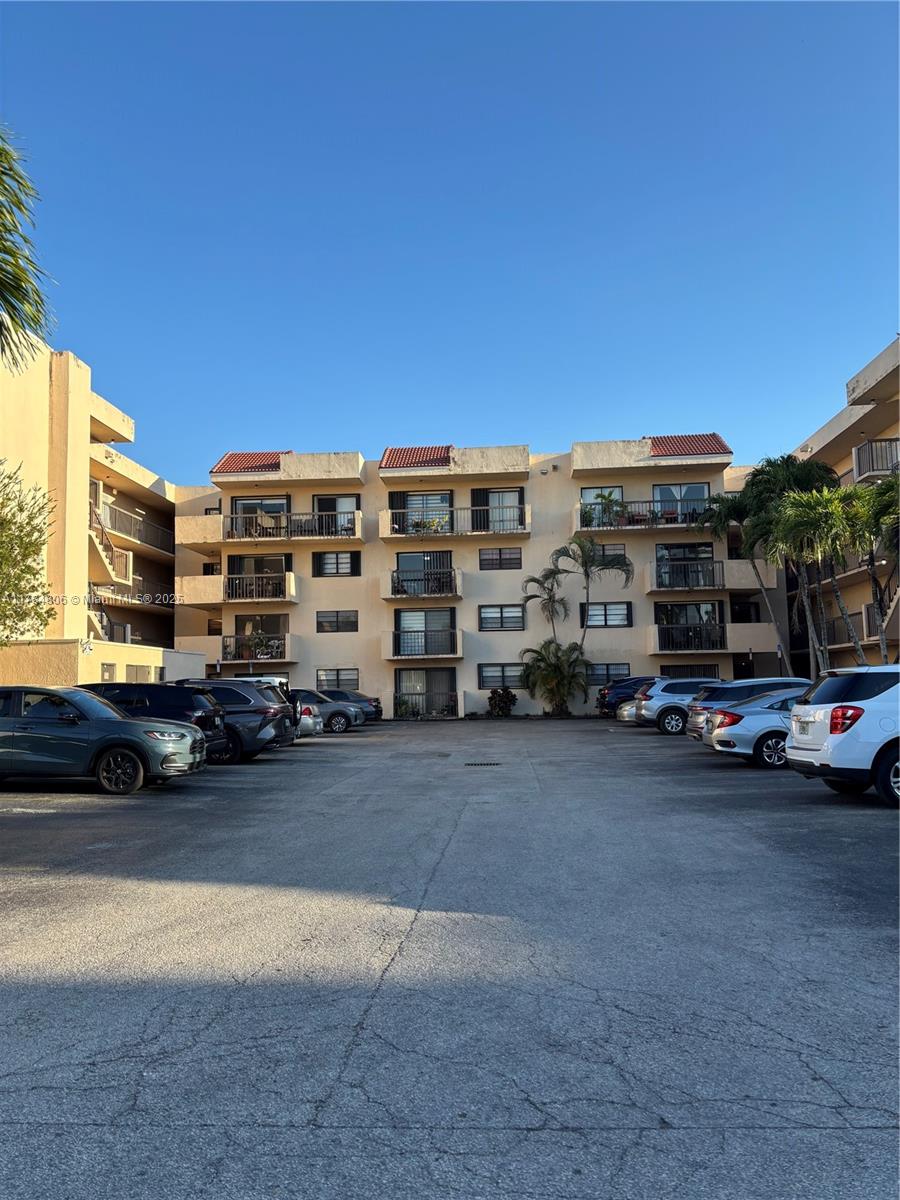 995 SW 84th Ave # 209, Miami FL 33144