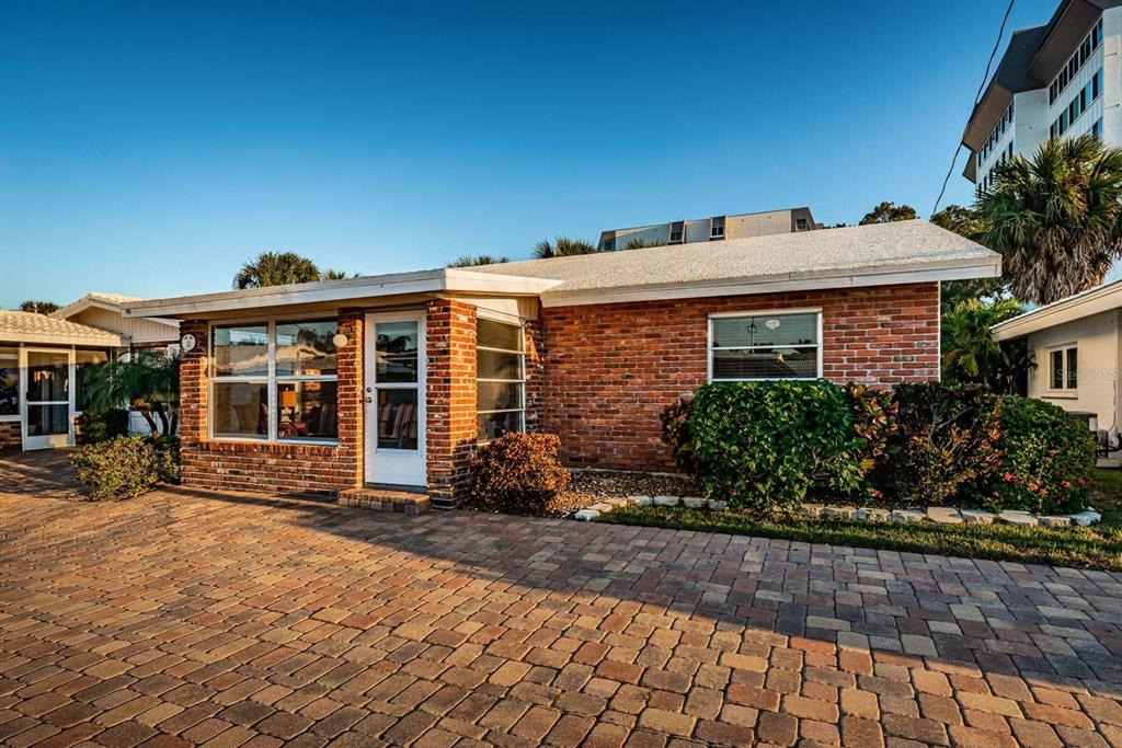 6020 MIDNIGHT PASS ROAD UNIT 40