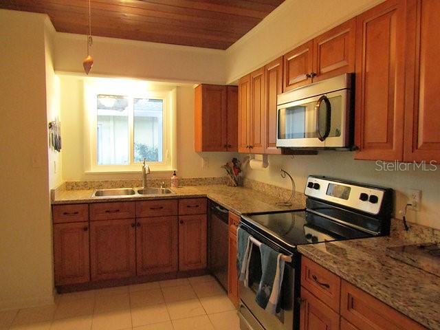 421 RIVIERA STREET, VENICE, FL — photo 5 of 30