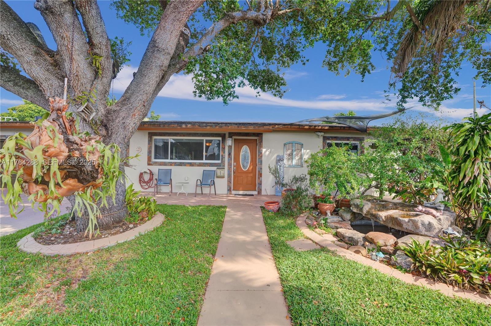 7825 NW 174th St, Hialeah FL 33015