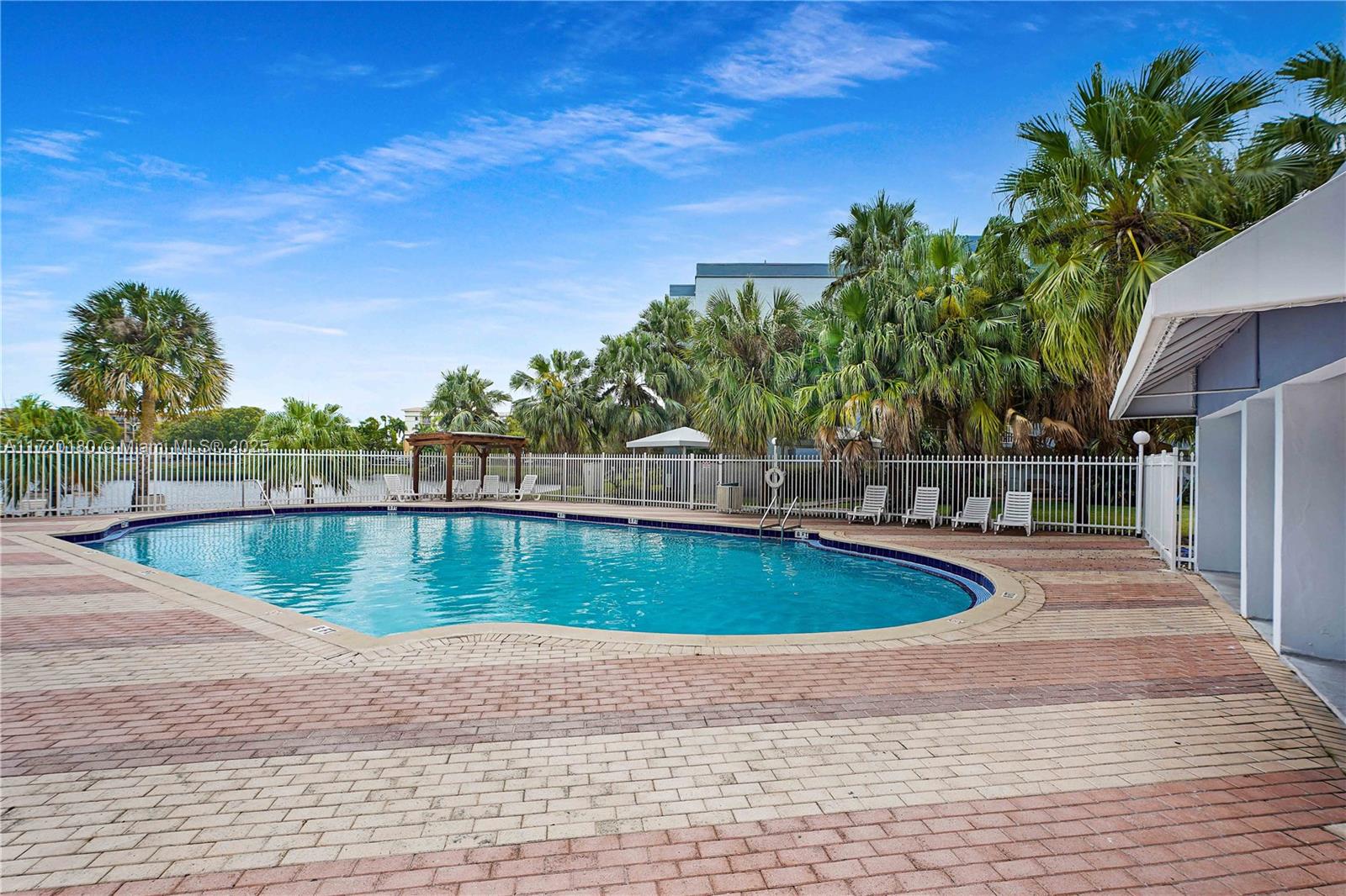 9365 Fontainebleau Blvd # E207, Miami FL 33172