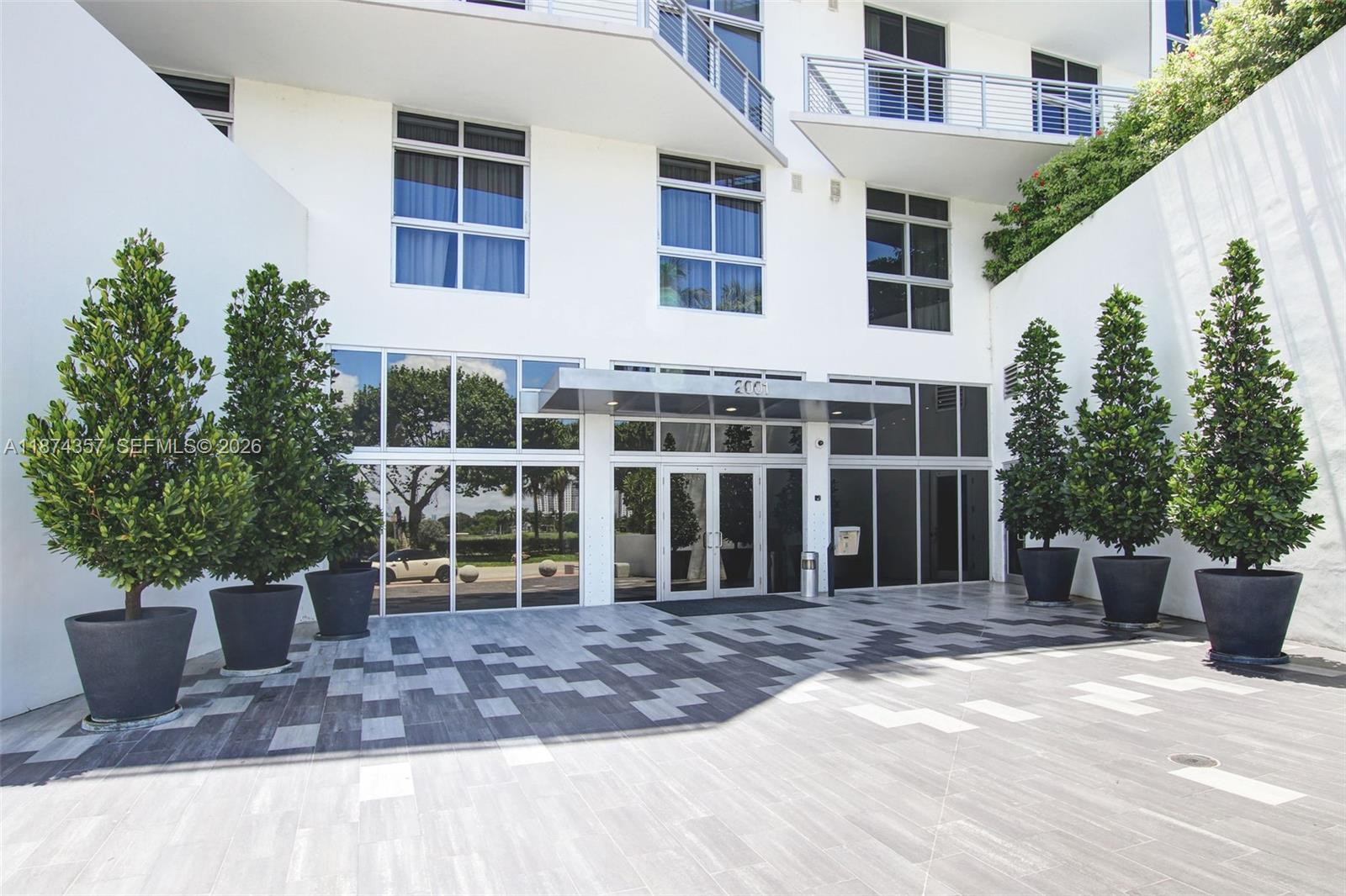 2001 Meridian Av # 509, Miami Beach FL 33139