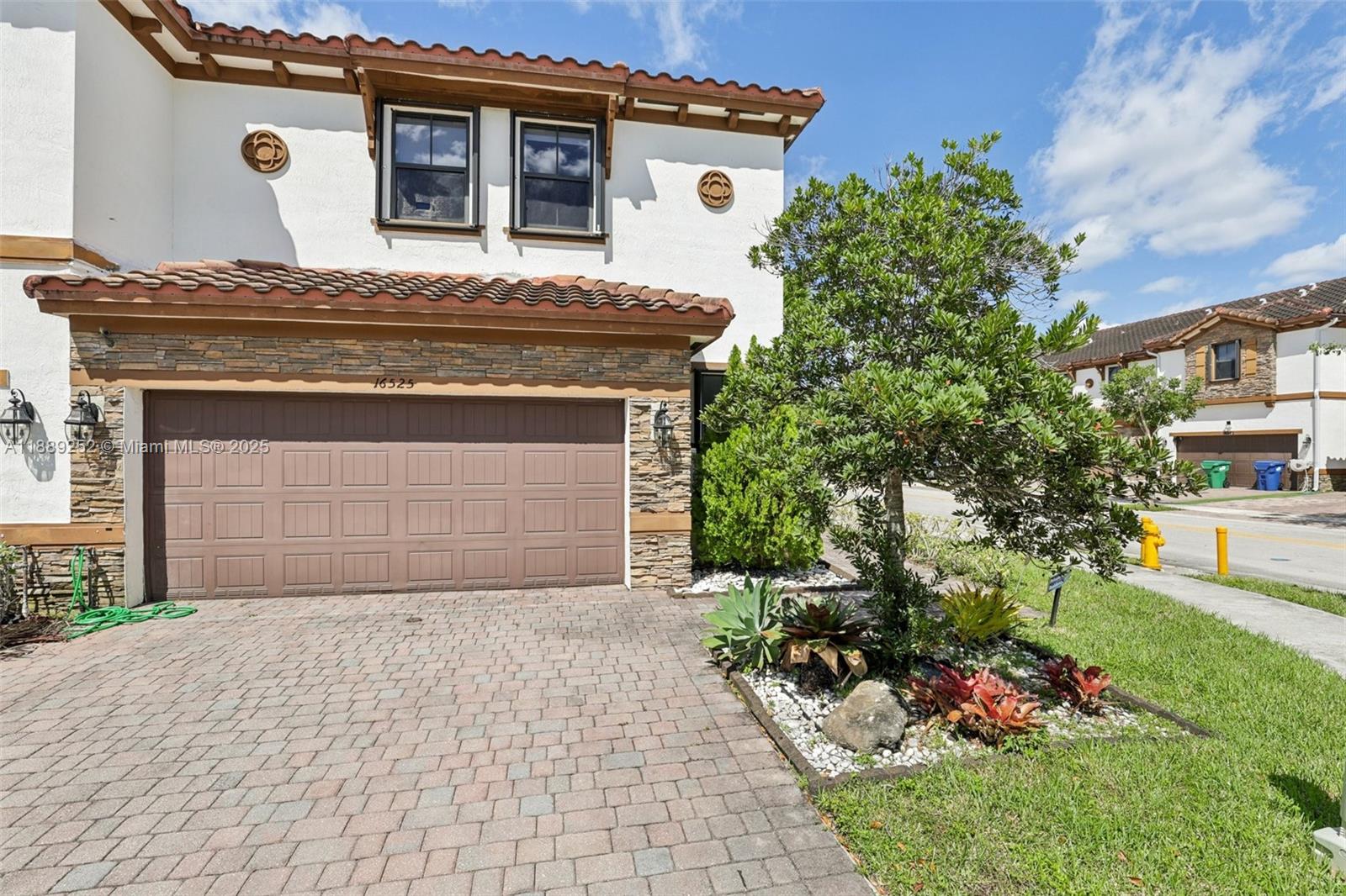 16525 SW 42nd Way, Miami FL 33185