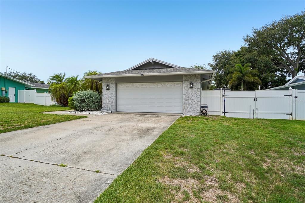 2376 ARMOUR DRIVE, DUNEDIN, FL — photo 3 of 30
