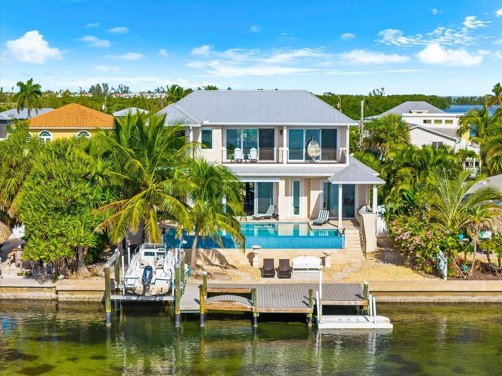 511 BAYVIEW DRIVE, HOLMES BEACH, FL — photo 2 of 30