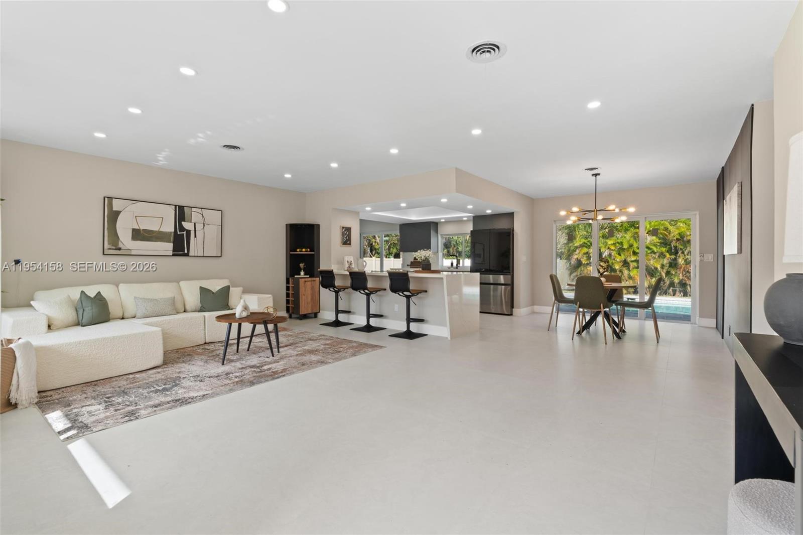 5341 SW 1st St, Plantation FL 33317