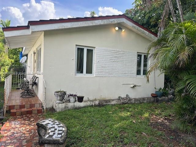1985 NW 57th St, Miami FL 33142