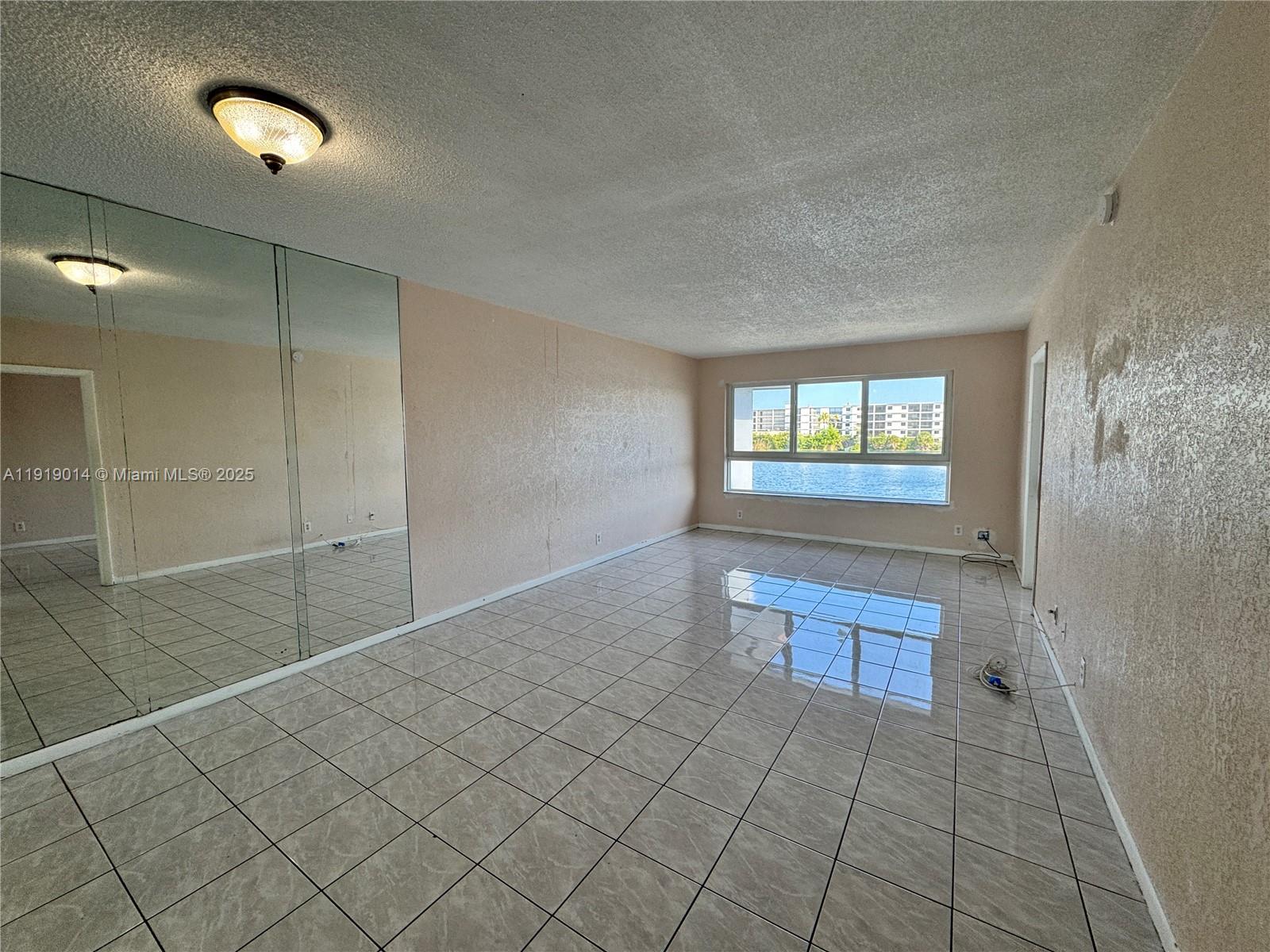 19255 NE 2nd Ave # 2218, Miami FL 33179