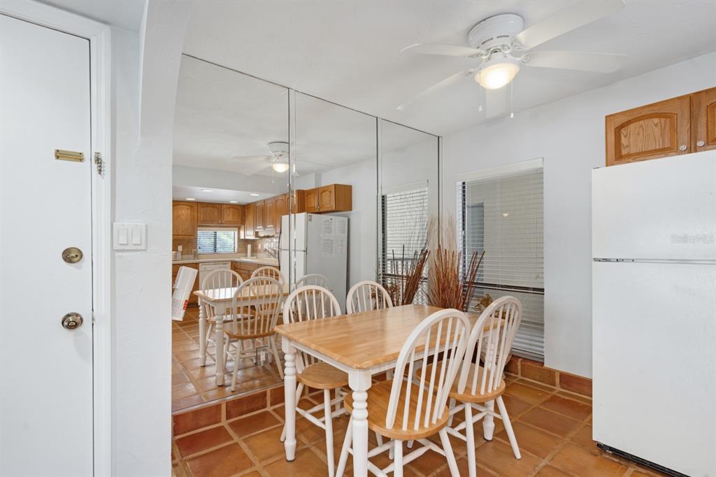 6157 MIDNIGHT PASS ROAD UNIT E22, SARASOTA, FL — photo 3 of 30