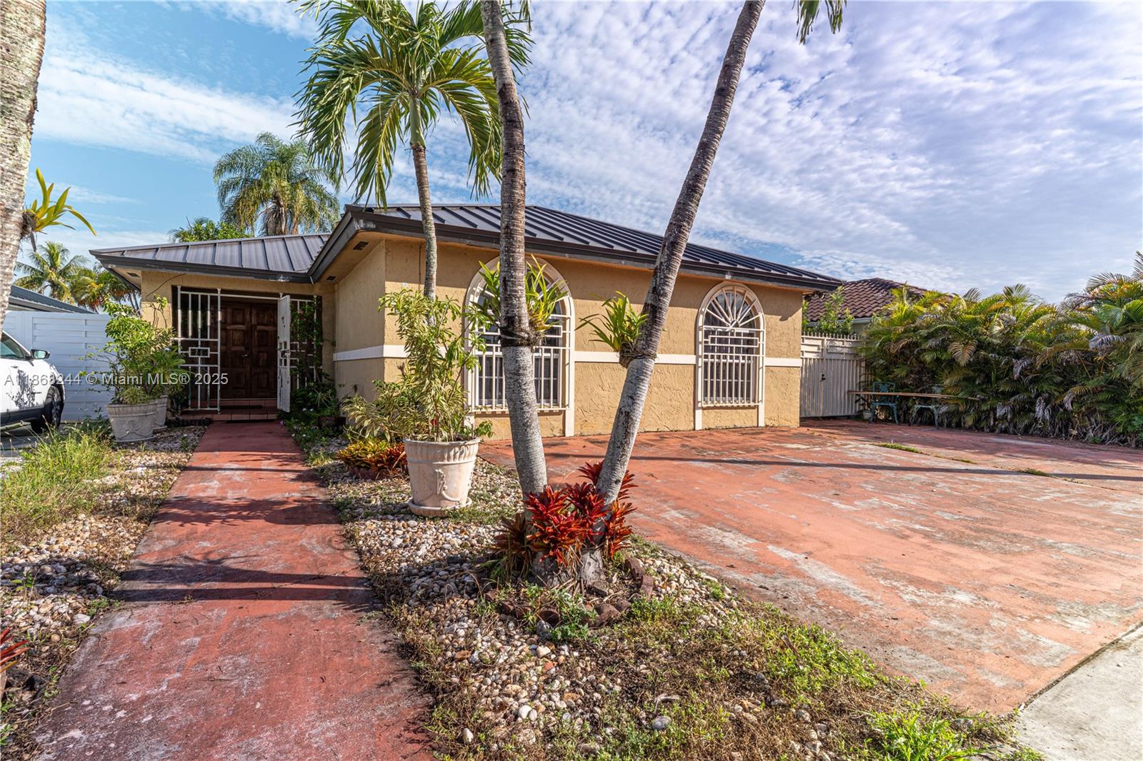 14309 SW 52nd St, Miami FL 33175