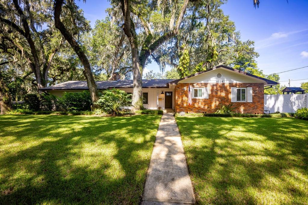 1004 GREGORY DRIVE